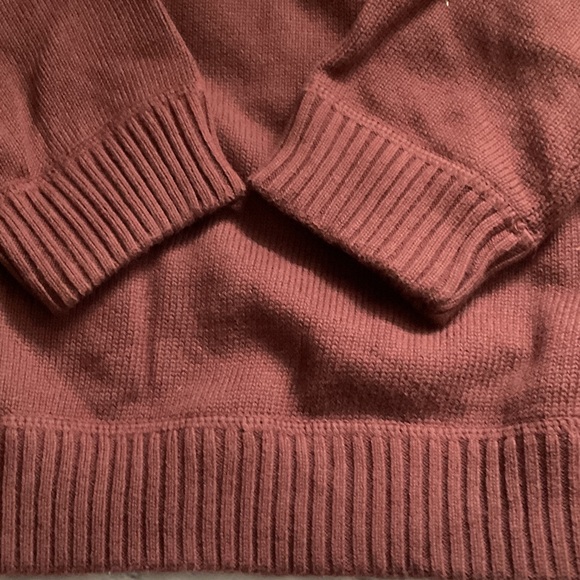 Like New Eddie Bauer Men's Deep Burgundy Crewneck Sweater - Picture 4 of 5